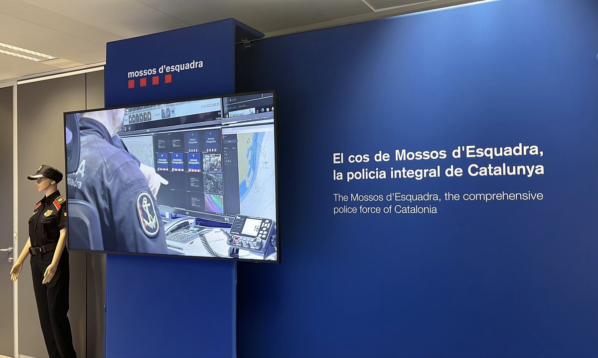 angelsbosch's tweet photo. The @catalangov delegation to the EU in Brussels is hosting an exhibition on the history of the Police of Catalonia @mossos, highlighting its evolution. The exhibit aims to inform and engage EU citizens and institutions, and will be open until February 7, 2025. https://t.co/qouGN6OrwP