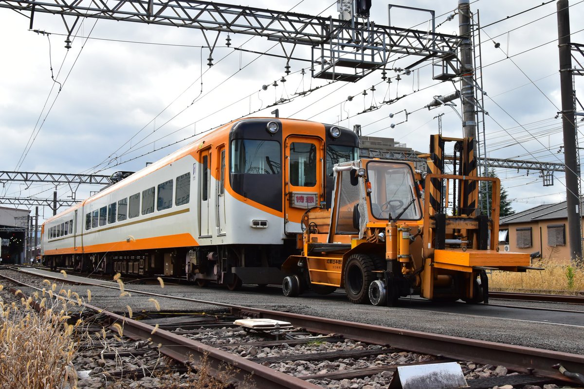 Mie_Walker's tweet photo. 2024.11.27
23日にラストランを迎えた16000系(Y07)が早くも廃車準備のため高安へ回送されました🥺
#近鉄16000系
#Y07 https://t.co/n5U8CWbElC