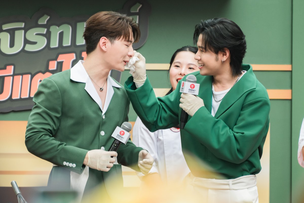 hippdaii's tweet photo. เช็ดให้หน่อยคับ

#คริสสิงโต #ทีมพีรญา https://t.co/0ZImy1rzNt