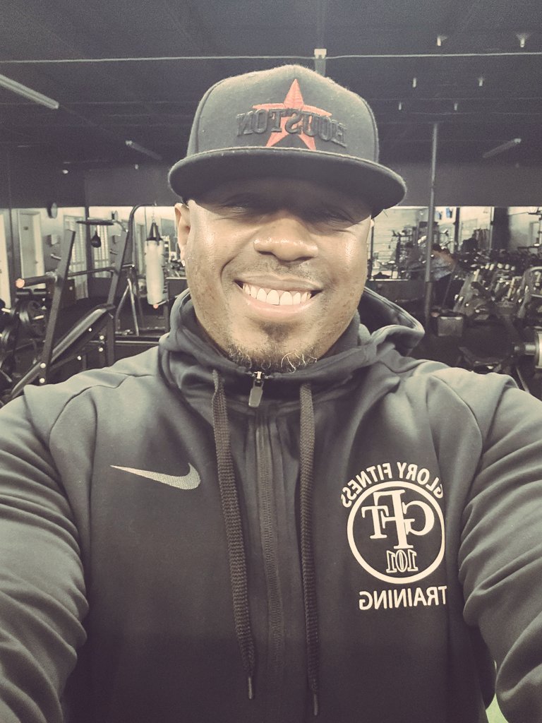 hardcorespin's tweet photo. Tune in to @FOX26Houston this morning with @SallyMacFox26 @MelissaFox26 @NateGriffFOX26 @allisongargaro @Fox26Mike here are (2) Thanksgiving Workout treats from #GloryFitness for everyone that will over eat, extra eat, and consume sweets, especially pies tomorrow! #1Fox26NewsFan https://t.co/Qj3Hh1a3VW