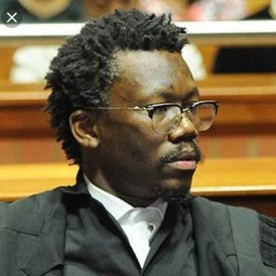 joy_zelda's tweet photo. Forget your hate or Love for Jacob Zuma 
Who's a better Attorney??

Retweet for Tembeka Ngcukaitobi 
Like for Dali Mpofu 

Julius Malema https://t.co/bj4elL5vPK