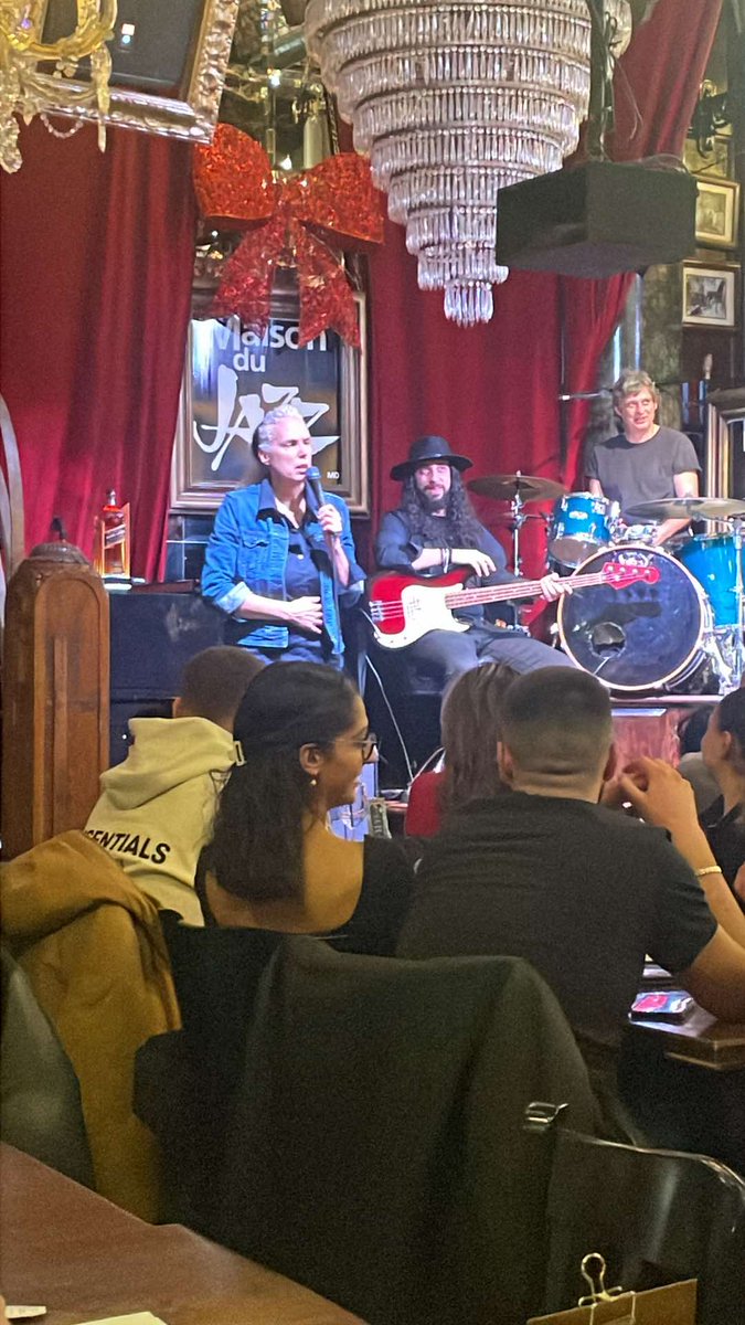 ... super fun night doing stand-up at the House of Jazz in Laval... really cool spot... go check it out...