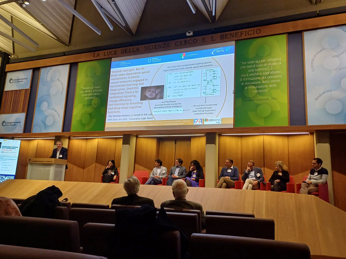 Here a snapshot of #INFN P.S.Paolucci's contribution at the event organized by #EBRI and the Embassy of #Spain in Italy, ebri.it/news/encuentro… 
#Neuroscience #AI bio-inspired #Models #Theory #CognitiveFunctions #Learning #Dreaming #DeepSleep #BrainStates #PlasticNeuralNetworks