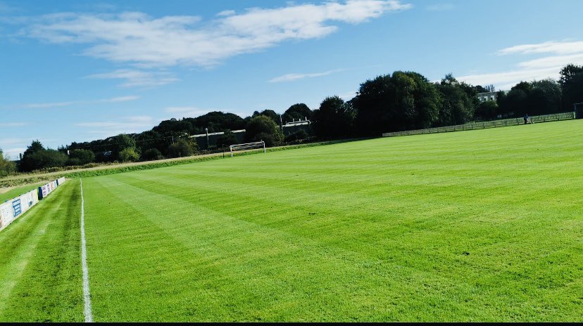 Barnoldswicktownjuniors are pleased to announce our pitch @ BarlickTownJnrs Victory Ground has now been promoted to HIGH QUALITY by the FA grounds committee.
Many thanks to our qualified volunteer ground crew👏👏👏🔵🟡⚽️