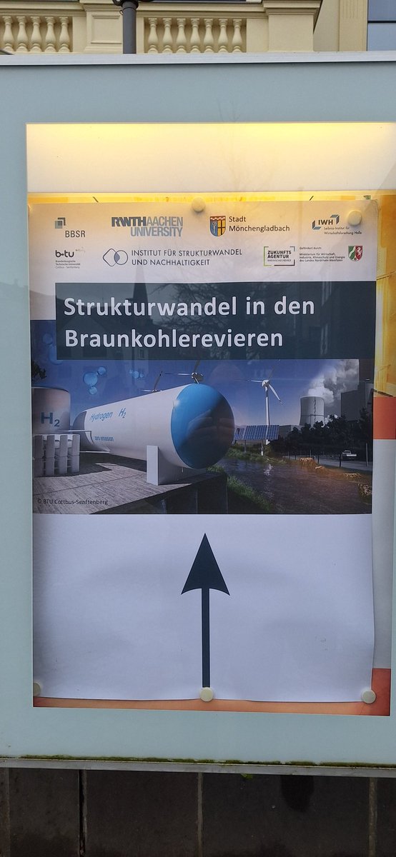 Dr. Hilmar Preuß (@hilmarpreu) on Twitter photo Dr. Markus Eltges, Direktor des <a href="/bbsr_bund/">BBSR</a> spricht zu Beginn der #Strukturwandel Tagung 2024 auch über schwierige wirtschaftliche Lage und die Sorge der Beschäftigten um ihre Arbeitsplätze.
Für <a href="/revierwende/">Revierwende</a> ist Beteiligung der Arbeitswelt entscheidend! <a href="/_FreMo/">Frederik Moch</a> <a href="/igbce/">IGBCE</a> <a href="/dgb_news/">DGB - Deutscher Gewerkschaftsbund</a> Dr. Markus Eltges, Direktor des <a href="/bbsr_bund/">BBSR</a> spricht zu Beginn der #Strukturwandel Tagung 2024 auch über schwierige wirtschaftliche Lage und die Sorge der Beschäftigten um ihre Arbeitsplätze.
Für <a href="/revierwende/">Revierwende</a> ist Beteiligung der Arbeitswelt entscheidend! <a href="/_FreMo/">Frederik Moch</a> <a href="/igbce/">IGBCE</a> <a href="/dgb_news/">DGB - Deutscher Gewerkschaftsbund</a>
