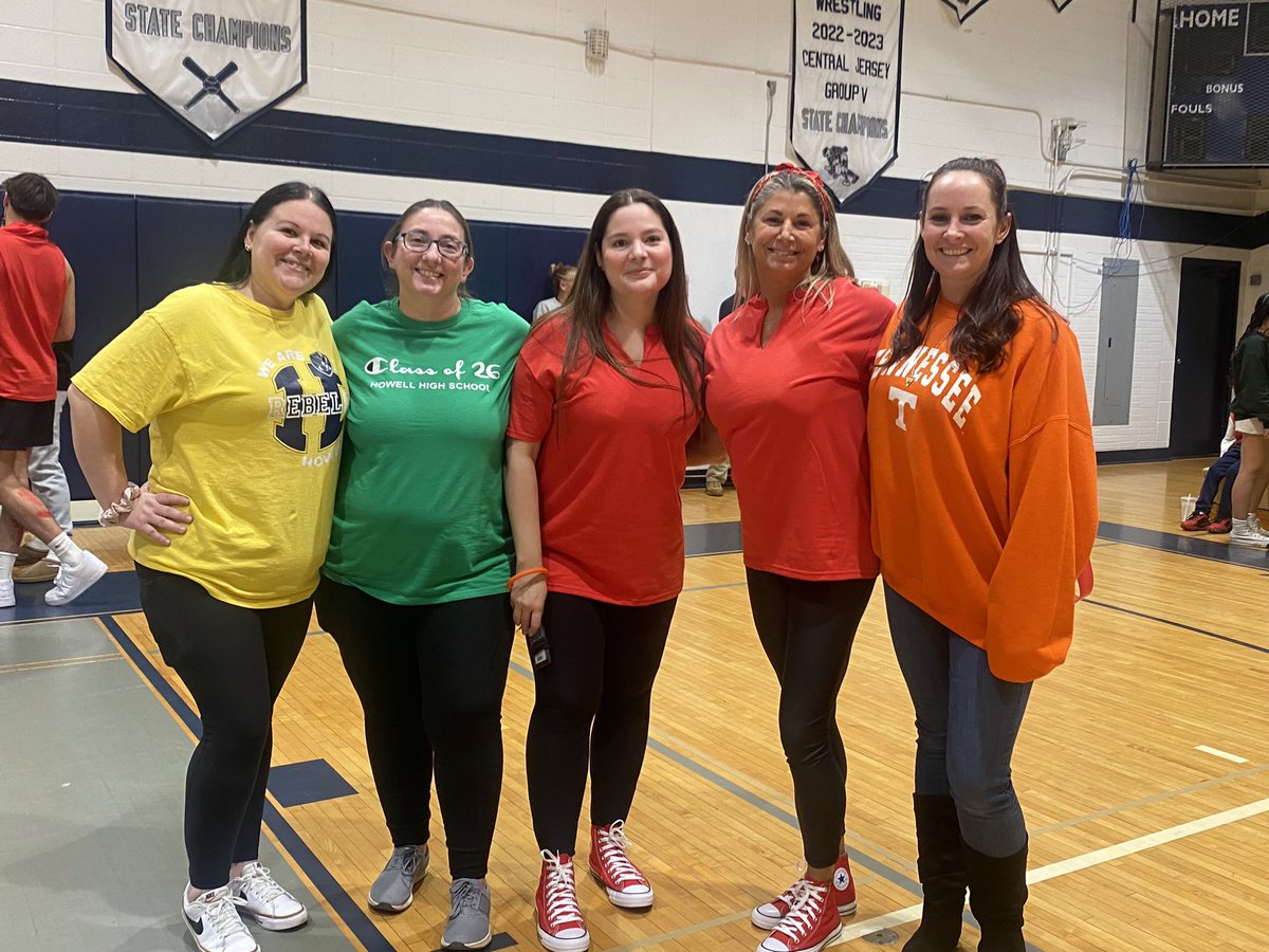 Beauty Queens of BOTC  💛💚❤️🧡 <a href="/BravermanHHS/">Jeremy Braverman-Howell HS Principal</a> <a href="/Turtle_HHS/">Lizabeth</a> <a href="/MrsSchue/">Mrs. Schue</a> <a href="/evarrial/">Mrs. Varrial</a> <a href="/pie/">Pierre</a>