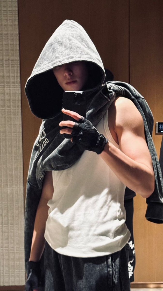 Semua orang iri, dengan apa yang kamu dapatkan.