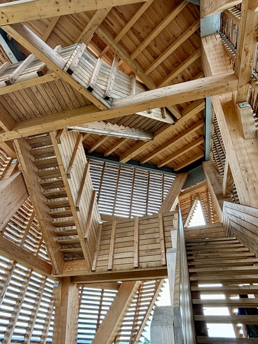 rbp3999's tweet photo. Maybe an Escher staircase? https://t.co/UCGKFxTzZ3