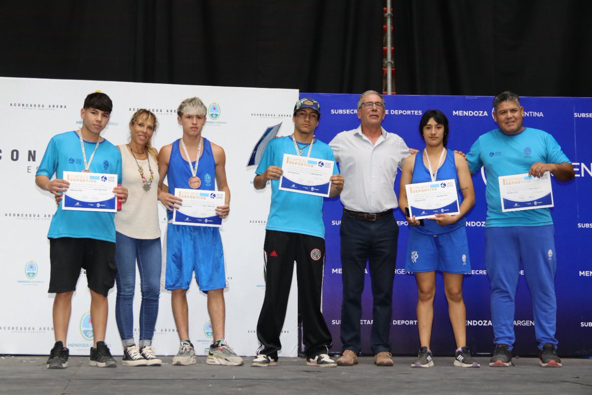 Mendoza reconoció a sus jóvenes promesas deportivas tras los Juegos Nacionales Evita 🇦🇷

La Subsecretaría de Deportes realizó un acto en homenaje a los atletas mendocinos que brillaron en la final nacional de los Juegos Nacionales Juveniles Evita 2024.

mendoza.gov.ar/prensa/mendoza…