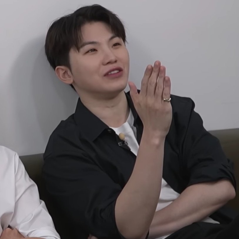 aludraexe's tweet photo. “i want a boyfriend” 

no. you want woozi from seventeen. https://t.co/CHx1E3rRfR