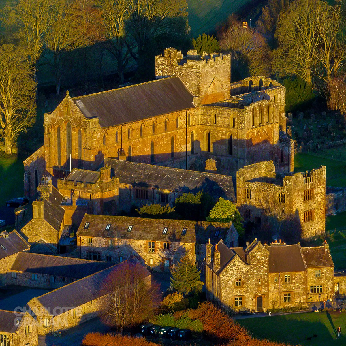 MadCowFudge's tweet photo. When the #Light is #Right #Lanercost #Home #Cumbria #notabadview https://t.co/mzgANC8vlv