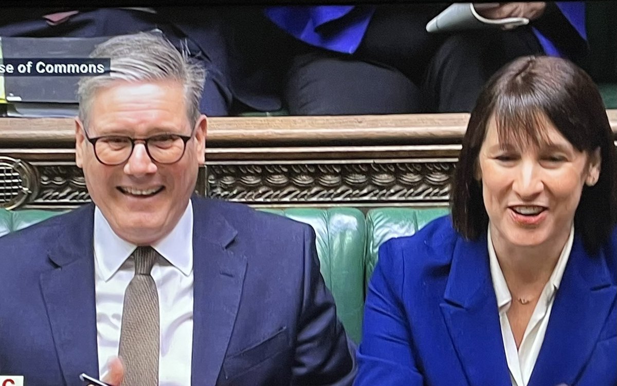 OkayBiology's tweet photo. Look at the face of Starmer on the day that one of his political prisoners was buried. 🪦
That's not normal human behaviour.
That remorseless psychopath has no conscience. 
#PeterLynchRIP https://t.co/Wbf3ks2yzD