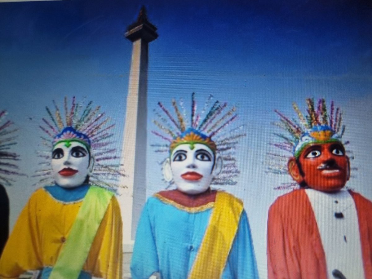 Warga Jakarta keren. Membujur timur ke barat dari Cakung sampai Kembangan, utara ke selatan dari Koja sampai Kebayoran, warga Jakarta juara. Salam hormat dari saya warga Banten.