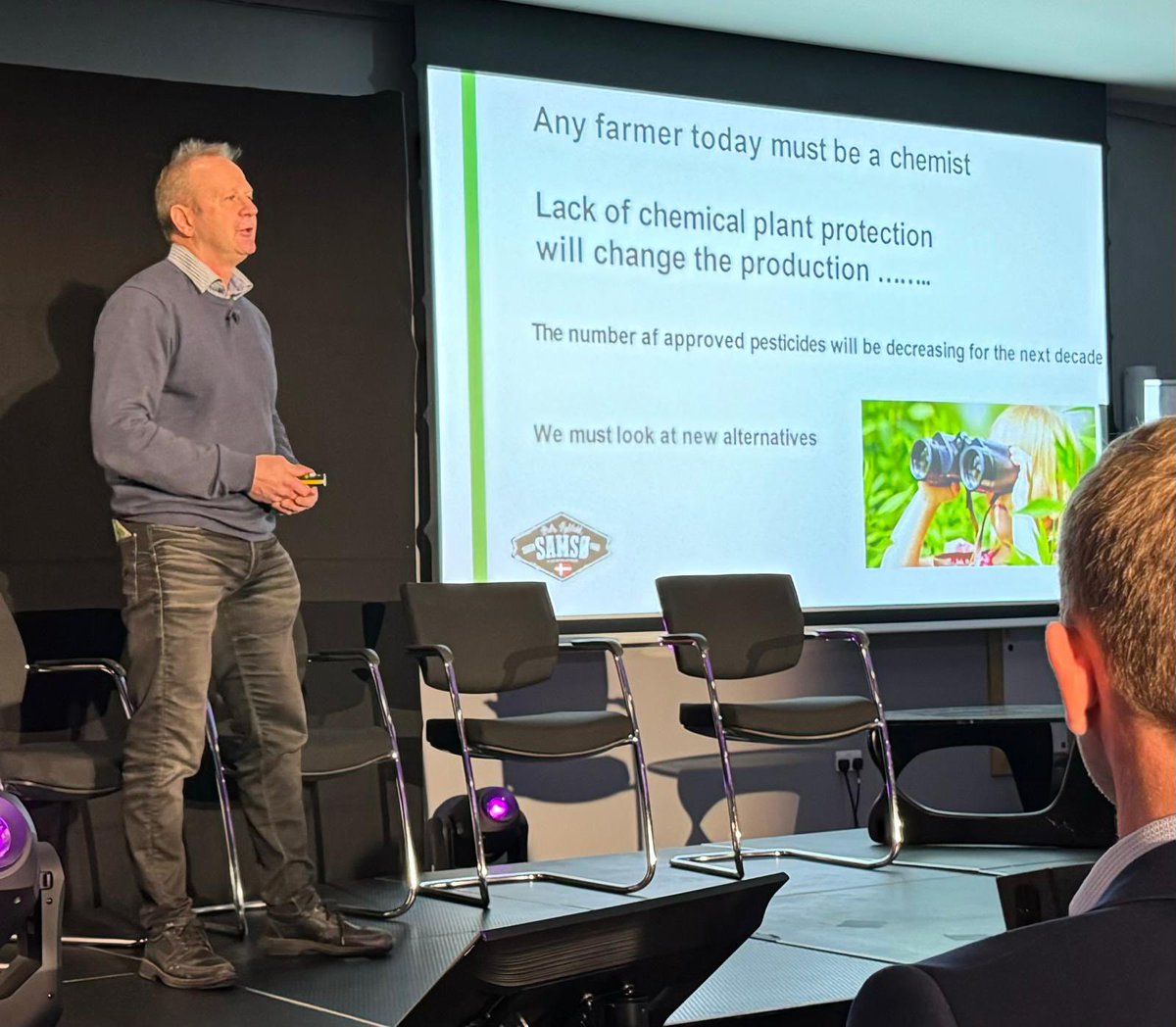 Onions & Carrots (@occonf2024) on Twitter photo Jens Kristian Kjeddahi from Denmark 🇩🇰 joined the British Onions Technical Session and highlighted production methods and issues across the water. OCC24 🧅🧅🧅 #britishonions #freshveg #horticulture <a href="/BritishOnions/">British Onions Producer Association</a> <a href="/BritishGrowers/">British Growers</a> Jens Kristian Kjeddahi from Denmark 🇩🇰 joined the British Onions Technical Session and highlighted production methods and issues across the water. OCC24 🧅🧅🧅 #britishonions #freshveg #horticulture <a href="/BritishOnions/">British Onions Producer Association</a> <a href="/BritishGrowers/">British Growers</a>