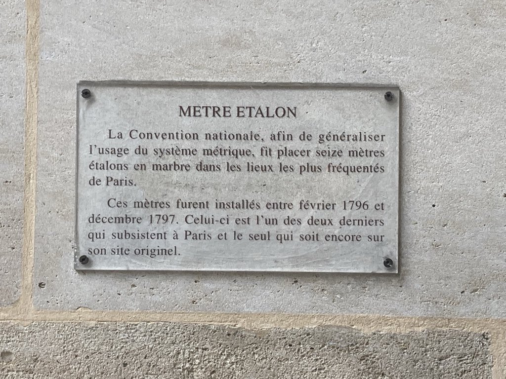 QuantumAephraim's tweet photo. I am a failure as a standards-nerd;
never before noticed, nor had pointed out to me (wtf?!), the 1 remaining undisturbed example of an original (1796-7) mètre, sitting calmly across the street from the Jardin de Luxembourg.(1/3)
#SI #Standards #Metre #Metrology #Science #Physics https://t.co/UUPQBbGjtR