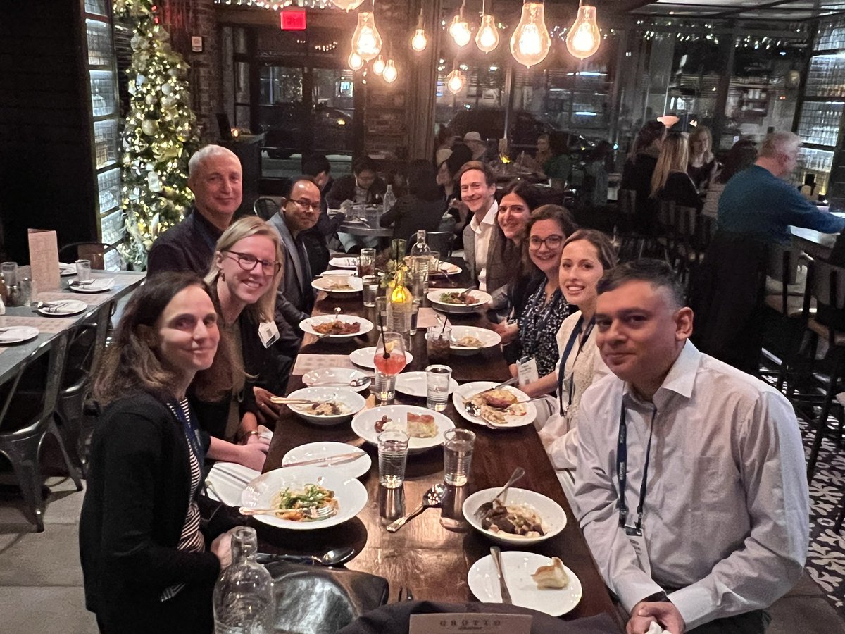 CHawkinsLab's tweet photo. This weekend Dr Hawkins and PhD student Stefanie-Grace had the chance to attend and speak @NeuroOnc annual meeting in Houston! It was incredible hearing about the great work and progress in the field 🧬🔬 https://t.co/RwFqMmtRu0