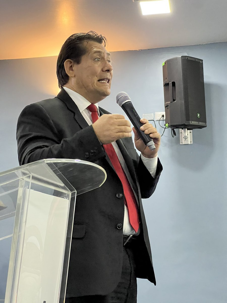 UVOriental's tweet photo. Hoy, miércoles 27 de noviembre, dio inicio el segundo día de actividades en la junta de fin de año UVO “Retomando el Espíritu de la Misión” con un seminario impartido por el pastor Daniel Farias de @iunav 

#UVOenAcción https://t.co/UeWQZJRK1G