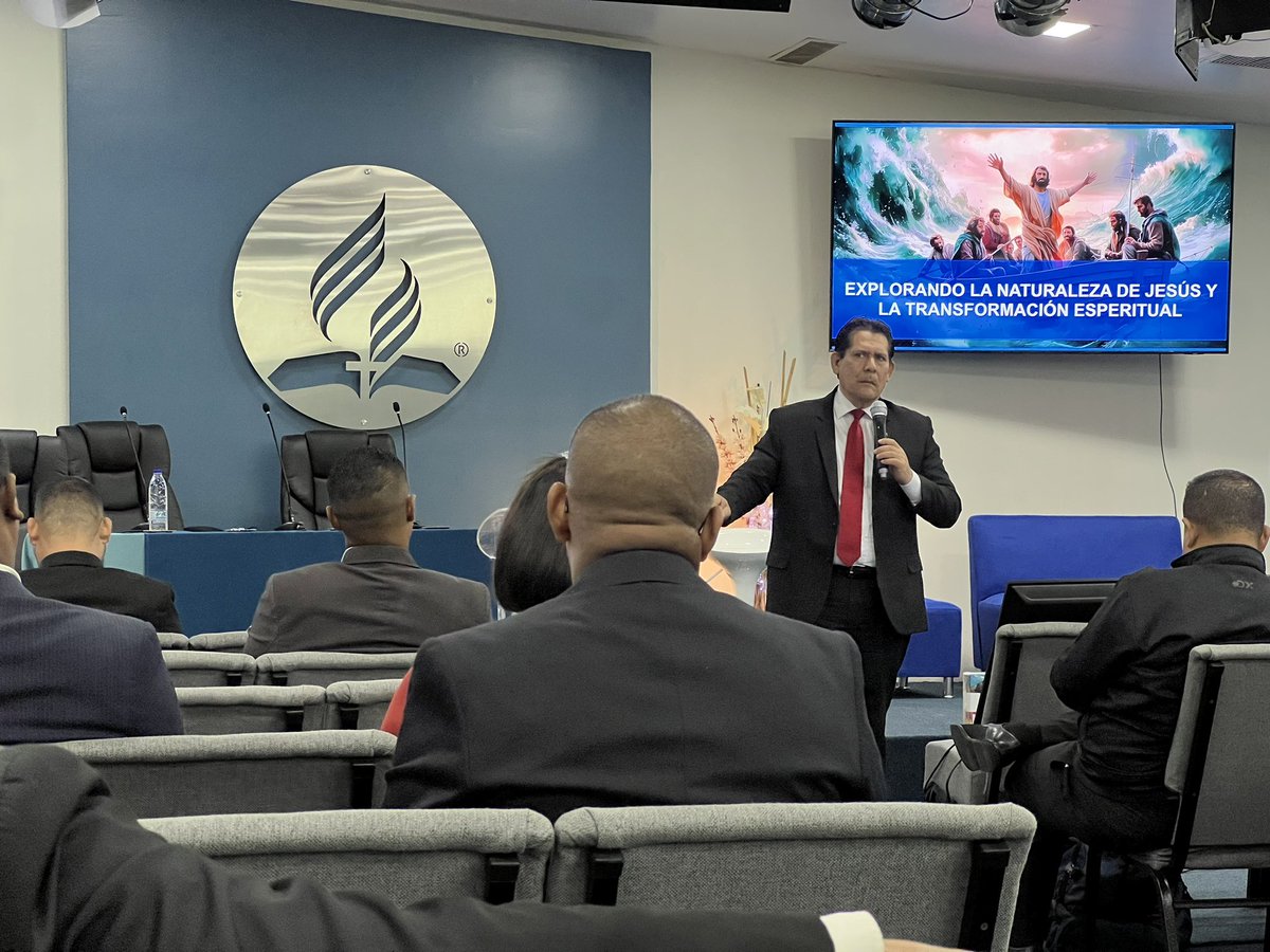 Hoy, miércoles 27 de noviembre, dio inicio el segundo día de actividades en la junta de fin de año UVO “Retomando el Espíritu de la Misión” con un seminario impartido por el pastor Daniel Farias de <a href="/iunav/">IUNAV</a> 

#UVOenAcción