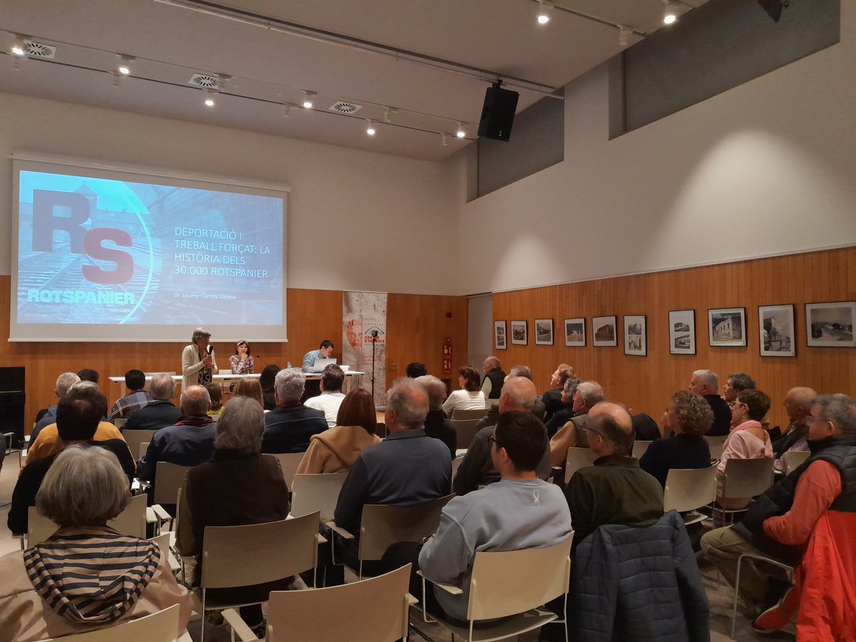 CELHI_'s tweet photo. 📣📣 Us deixem un recull de fotos 📸 de la conferència d'aquest dilluns!! 🗣️🗣️ Gràcies per la vostra assistència!
@ajuntament_vh @CELHI_ https://t.co/dcm94h7oz5