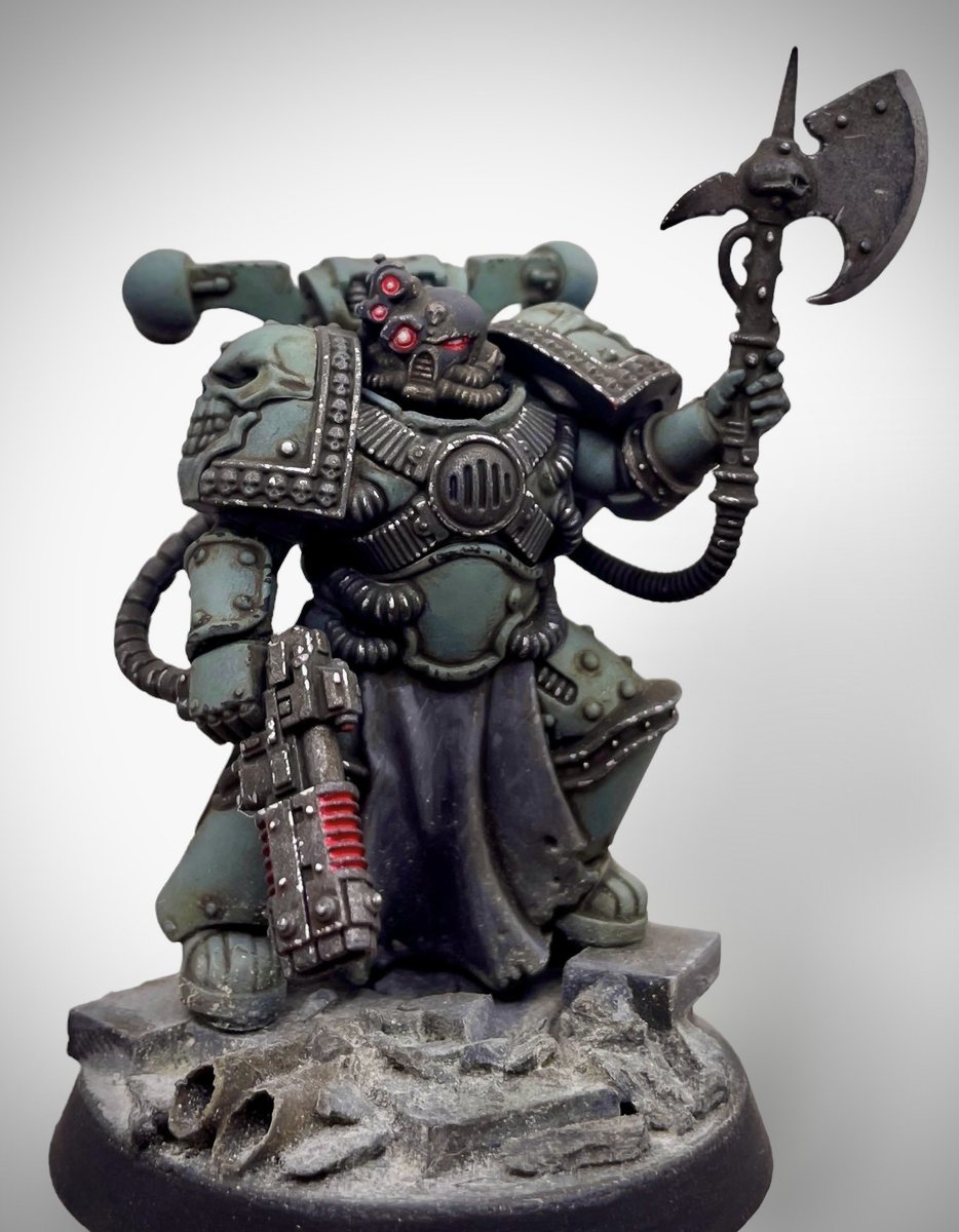 I painted this chunk Son of Horus. Look at him go.

#warhammer40000 #warhammer40k #warhammer30k #horusheresy