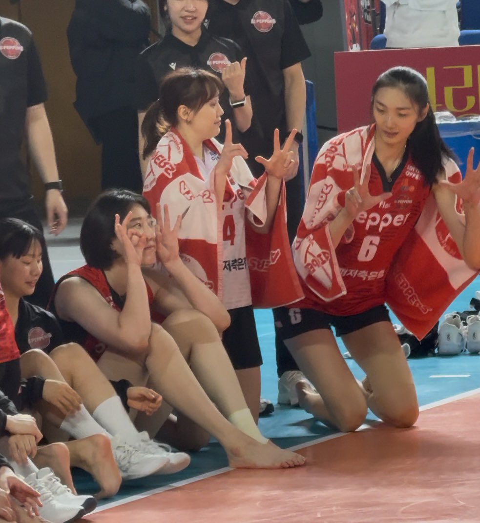 바쩡아 3승샷 찍기전에 혼자 볼에 계란만들고 귀여ㅜ운짓 함ㅜㅜㅜㅋㅋㅋ🤤🤤