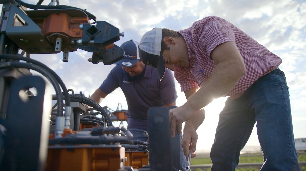 Happy #Thanksgiving! Today, we’re especially grateful for the hardworking hands in the field who bring the bounty to our tables. Thank you, growers, farmers, ranchers, and farmworkers for all you do. 
#Gratitude #Farming #Ag 🥬