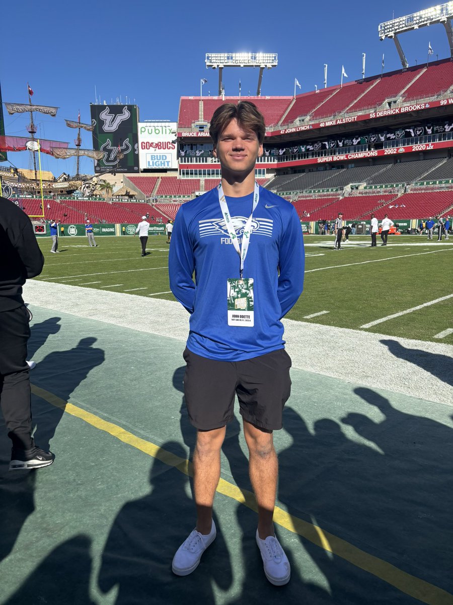 Had a great visit this past Saturday at USF!
<a href="/USFFootball/">USF Football</a> <a href="/CoachGolesh/">Alex Golesh</a> <a href="/ChadCreamer21/">Chad Creamer</a> <a href="/CoachMajewski/">Tyler Majewski</a> <a href="/ELevy_USF/">Ephi Levy</a>