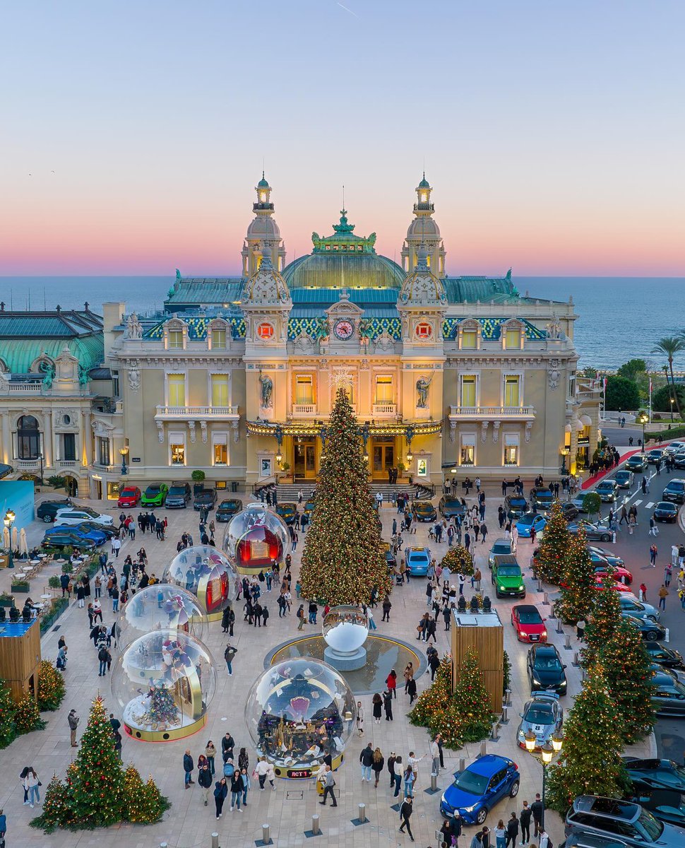 MonteCarloLive's tweet photo. The glamour of the Principality will warm even the coolest winter hearts thanks to its mild Mediterranean climate.
Are you ready to experience the magic Monaco's winter fest has to offer? New Year celebrations, enchanting illuminations &amp; delicious meals.
https://t.co/wPvo0odEFz https://t.co/4WO1IRgguJ