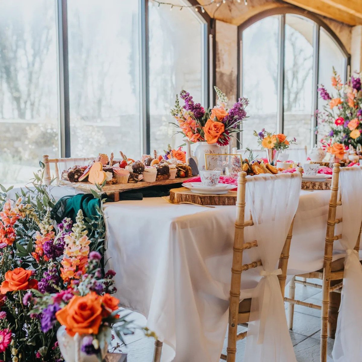 Hotels Available tweet media