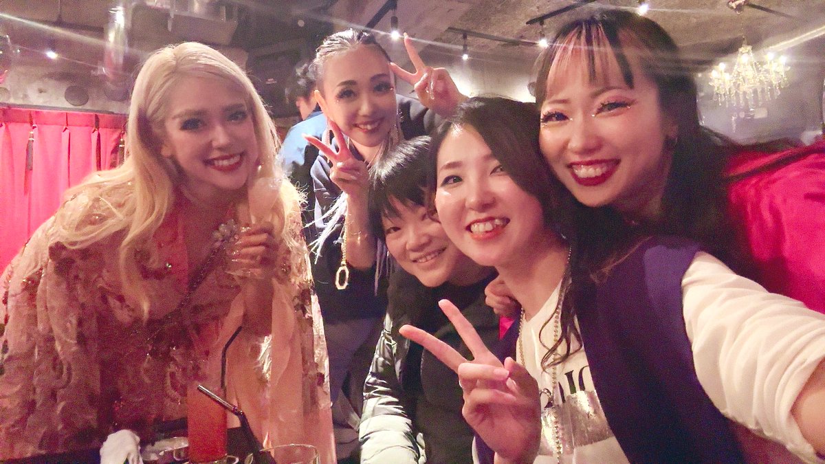 azuazu_1206's tweet photo. お昼は大好きな人達に会って栄養補給して、
夜もまた大好きな人達のステージ観てパワーをもらい、最強の1日になりました🥳🩷✨
#浅草ダンサーズ 大好き🩷✨
#crazypink 大好き🩷✨ https://t.co/ZyhyeeTIIG