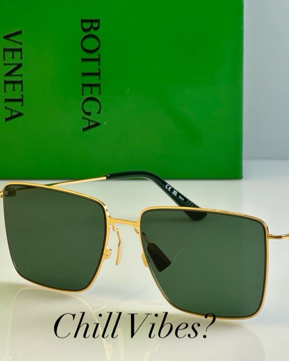 OptiTrendz's tweet image. 🎭Frames that match your feels. 
✨Confident? Go bold. ✨Relaxing? Keep it minimal. ✨Feeling artsy? Play with colors &amp;amp; shapes. 
What’s your eyewear mood today? 👓

IG: instagram.com/opti_trendz 

#FramesThatFit #EyewearMood #BoldFrames #ArtsyLooks #OptiTrendz #StylishEyewear