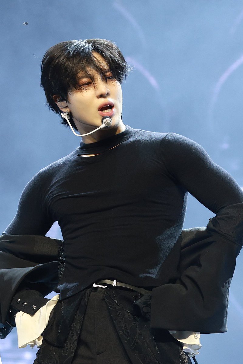 dof_tm's tweet photo. #태민 #TAEMIN #SHINee #テミン https://t.co/8thNohYjkf