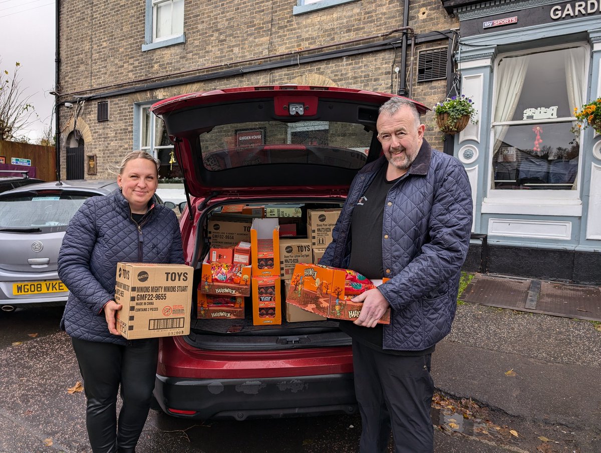 TheGardenHouse5's tweet photo. Sweets and Christmas 🎄 toys going to the Ukrainian children here in #NORWICH @valushta #festivecheer #KindnessAndCharity #Mypub #MakeItAMillion @craftunionpub @apavementaway @pubaid @BIIandBIIAB @zonaluk @kennychild imagine it's your third Christmas away from your home land https://t.co/IapS4eGfOB