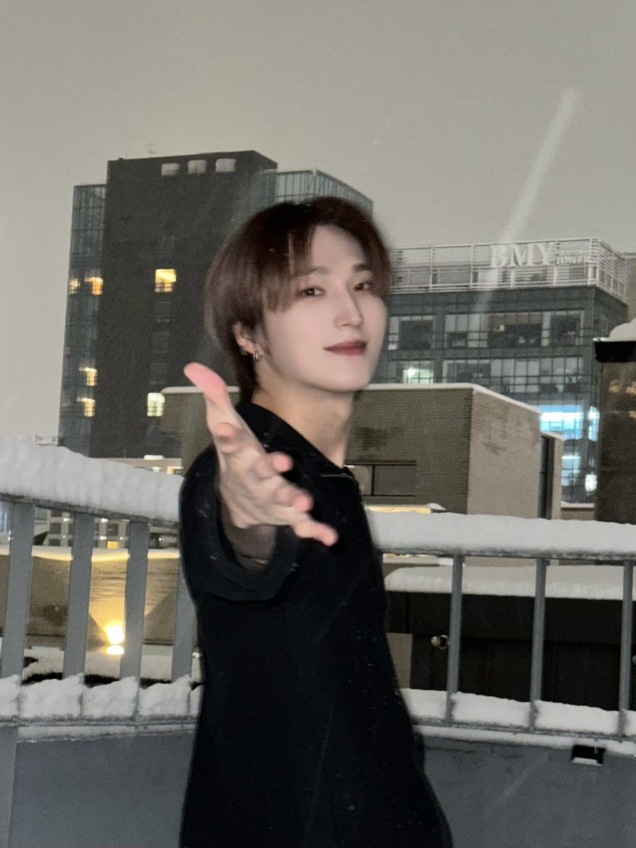 XODIAC_MEMBERS's tweet photo. [#범수]

쏘블리와 함께하는 첫눈!!! 신나!!!💜🫂💜🫂 ☃️

#XODIAC #소디엑 #BEOMSOO #범수 https://t.co/p6wXWiV7MR
