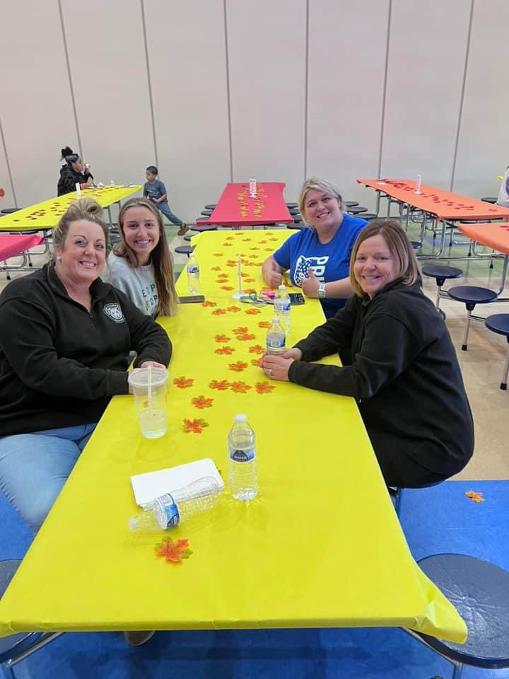 Miss Pellock ♡ tweet media