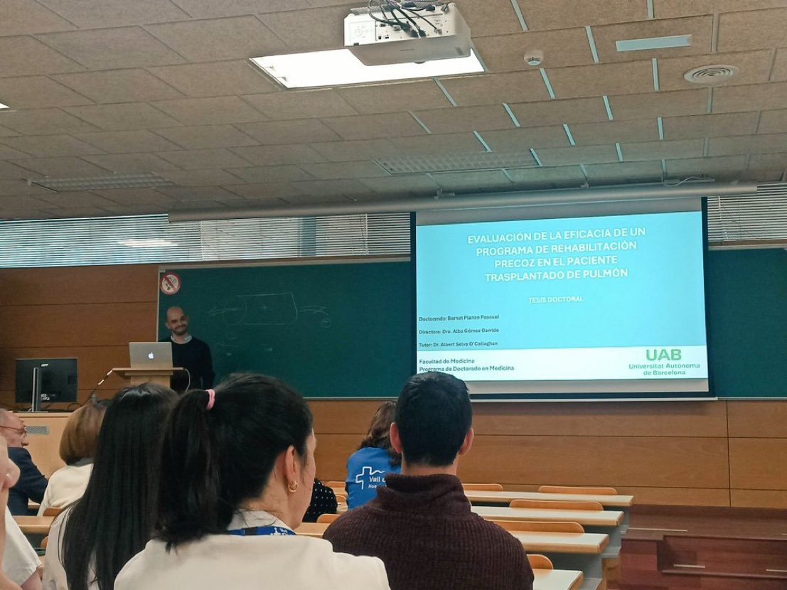 Ara ja sí, després de tant d’esforç: Dr Bernat Planas. Primer doctor fisioterapeuta de Vall d’Hebron. Feliç de veure’t brillar, amic.🎉