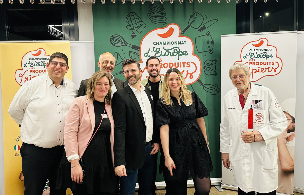 tripierdefrance's tweet photo. Un bonheur n’arrive jamais seul le nouveau champion d’Europe @LesProTripiers est aussi le bistrot canaille @gillespudlowski et vainqueur du concours #StarTripes @Interbev_fr bravo Ollie Clarke #QueDuBon #Paris19 👍 #OsezMangerOsé https://t.co/gTkUmWQOBS