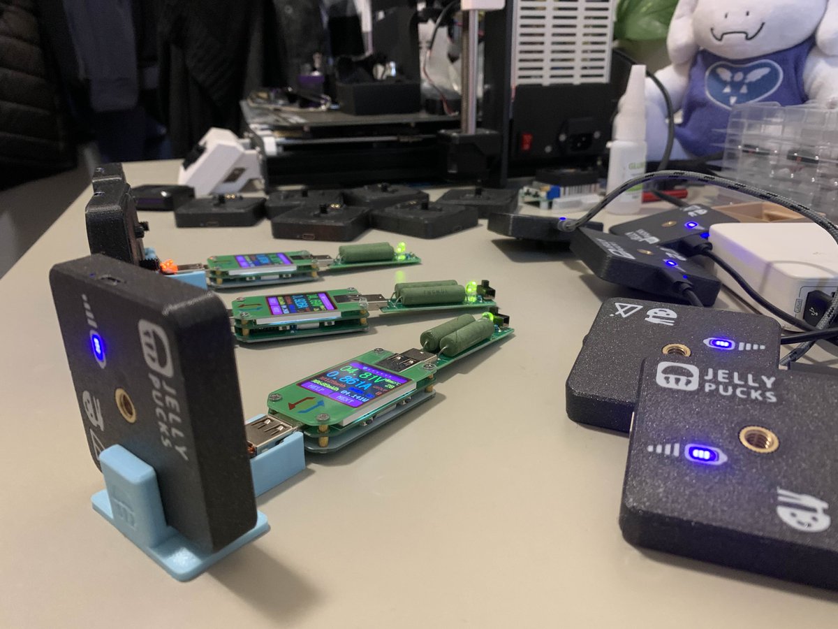 JellyKinderVR's tweet image. Jelly Puck testing 📝🧪
jellyvr.com/product/jelly-…
#vrchat #VirtualReality
