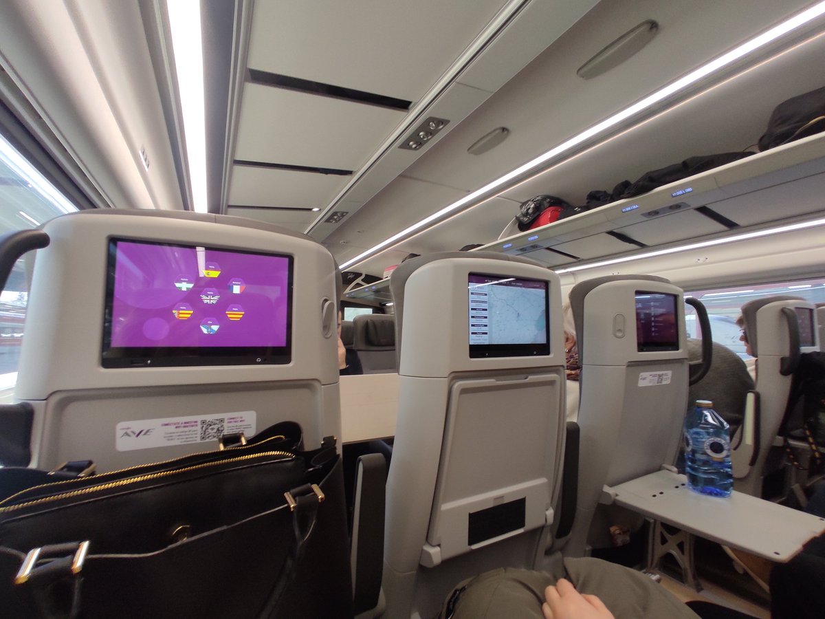 Los nuevos vagones de Ave. Como latas en sardina. <a href="/Renfe/">Renfe</a>