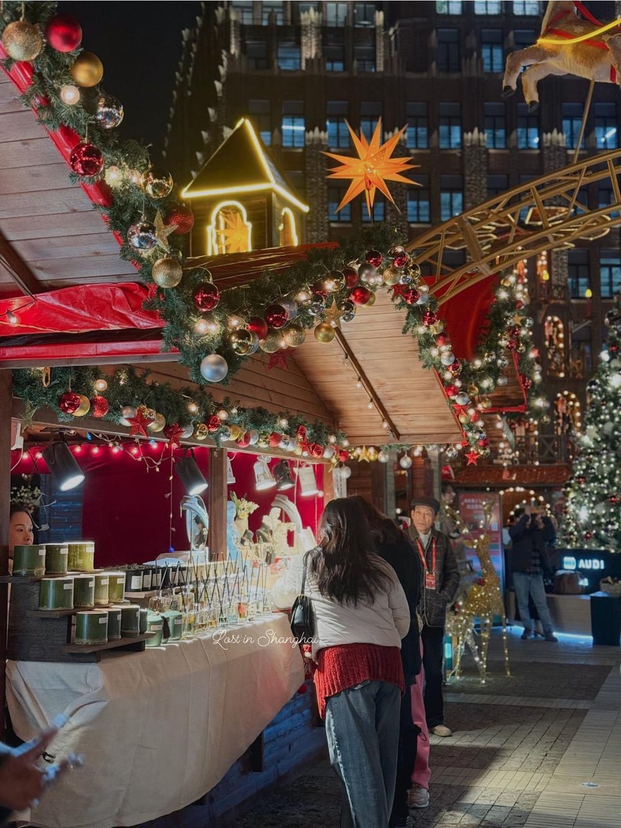 sawshanghai's tweet photo. 🎄GERMAN CHRISTMAS MARKET🎅

สวัสดีค่ะทุกคน กลับมาแล้วหลังจากหายไปนาน 😊ตลาดคริสต์มาสที่ใหญ่ที่สุดในเซี่ยงไฮ้เริ่มวันนี้วันแรกกับอากาศ 7 องศา 🥶 บรรยากาศดีมาก ในงานมีร้านอาหารเยอะมาก แนะนำ mulled wine 🍷 ใครมาเซี่ยงไฮ้ช่วงนี้ต้องห้ามพลาด ‼️

#เซี่ยงไฮ้ #LostinShanghai #Shanghai https://t.co/rA8WGyBsJb