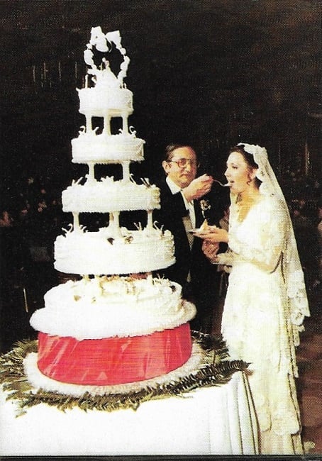 FabienRossat's tweet photo. Ajout sur le blog de quelques photos du mariage de Giuseppe Bono &amp; Antonina Albino à l'Hôtel Pierre de New York le 16 novembre 1980.

#pizzaconnection #mafia #mobsters #bonannocrimefamily #gambinocrimefamily

https://t.co/Pa2jFh0IHN https://t.co/1GDUQw5IWb