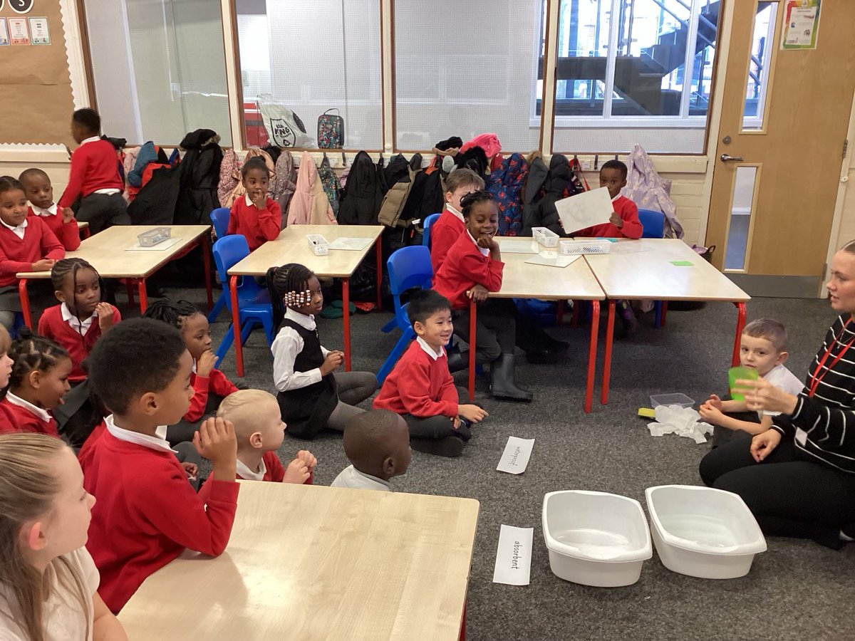 staugustinesNG3's tweet image. Year 1 have been investigating which materials are absorbent and which are waterproof.
#ScienceAtStA’s