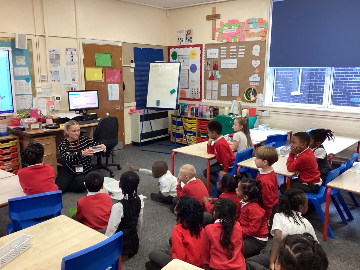 staugustinesNG3's tweet image. Year 1 have been investigating which materials are absorbent and which are waterproof.
#ScienceAtStA’s