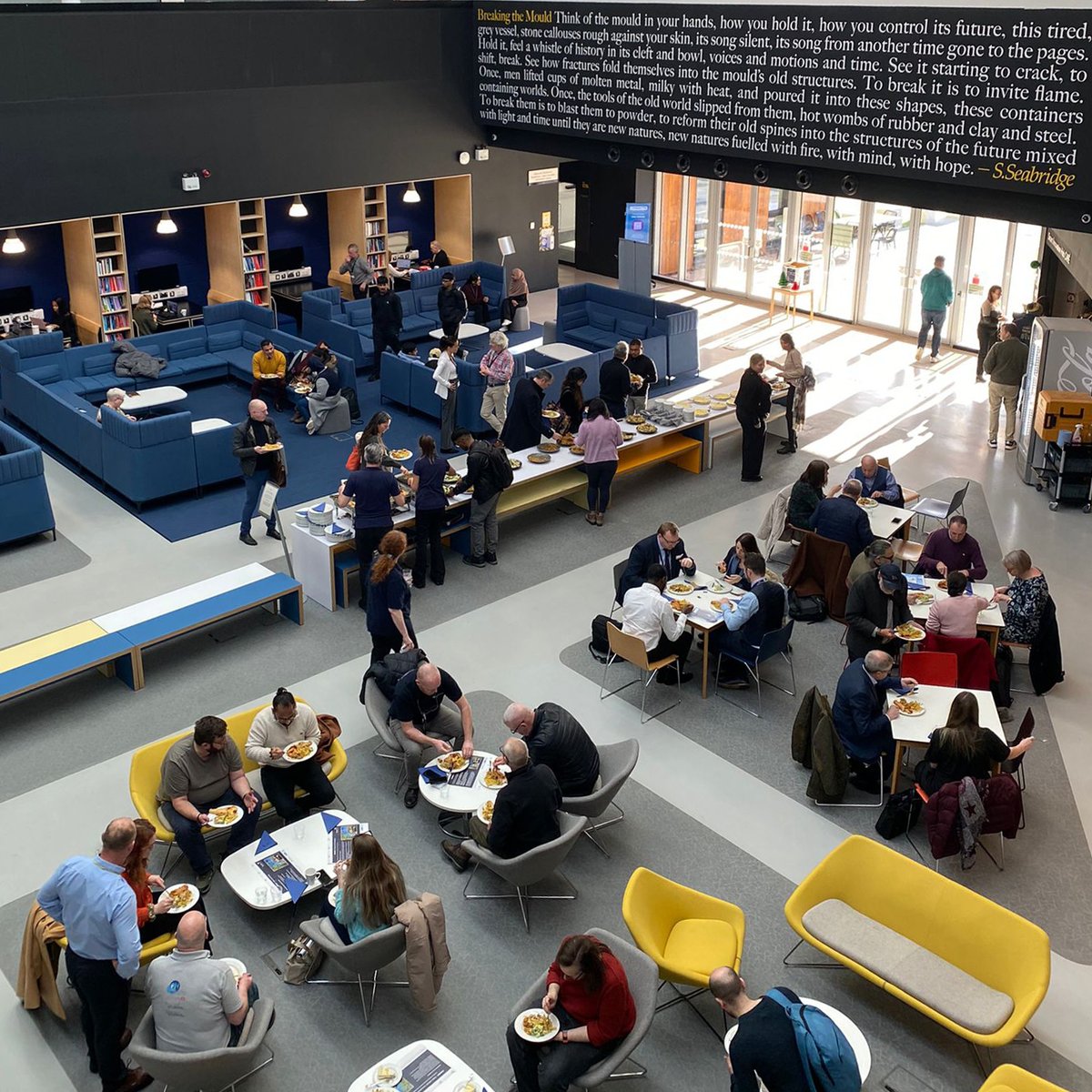 Connects tweet media