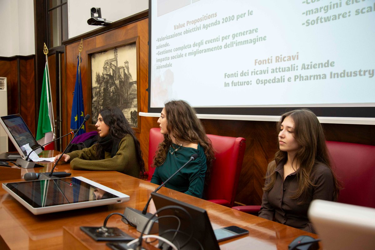Educare all’impatto, nel cuore delle istituzioni.

L’ottava edizione dell’#InvestingforGood, il laboratorio sull’#ImpactPolicyMaking realizzato da #Italiacamp insieme a <a href="/UniLUISS/">Luiss Guido Carli</a>, si è conclusa con una lezione presso il Ministero  delle Imprese e del Made in Italy. <a href="/mimit_gov/">MIMIT</a>