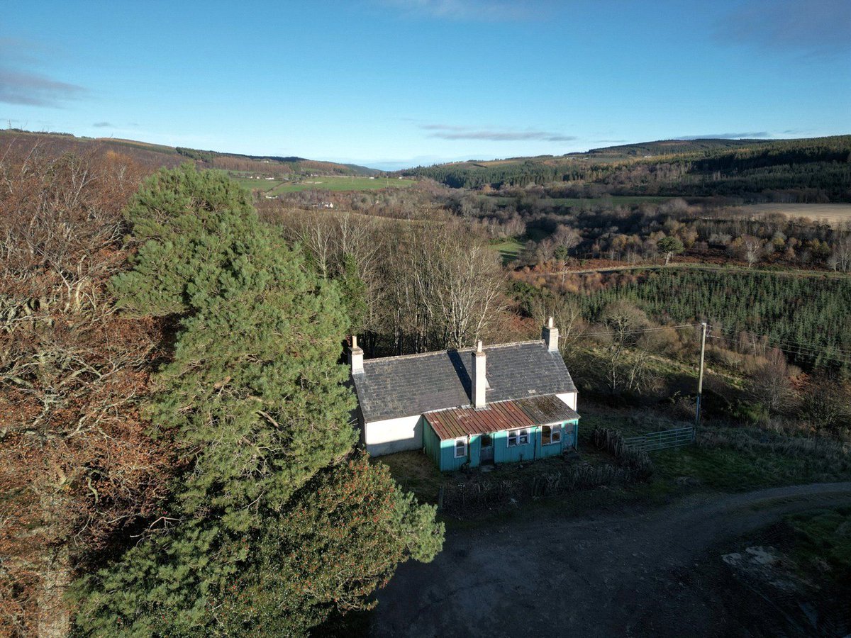 Galbraith_ELG's tweet photo. 📢 NEW, NEW, NEW📢 
Blackhillock Steading Cottage - A charming traditional cottage, in need of renovation, set in a peaceful and attractive, rural setting. Call our team for more information on 01463 224343 ☎️ or check out our website 👇
https://t.co/PZhXjxdoha https://t.co/GgDDts33Q2