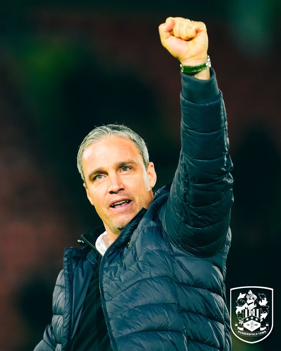nana_nisey's tweet photo. I love this guy … I think he’s gonna take us far #MDbarmbyarmy #UTT #hesstraightup #huddersfieldtown #hesawesome @htafc https://t.co/ZWLkt4odl9