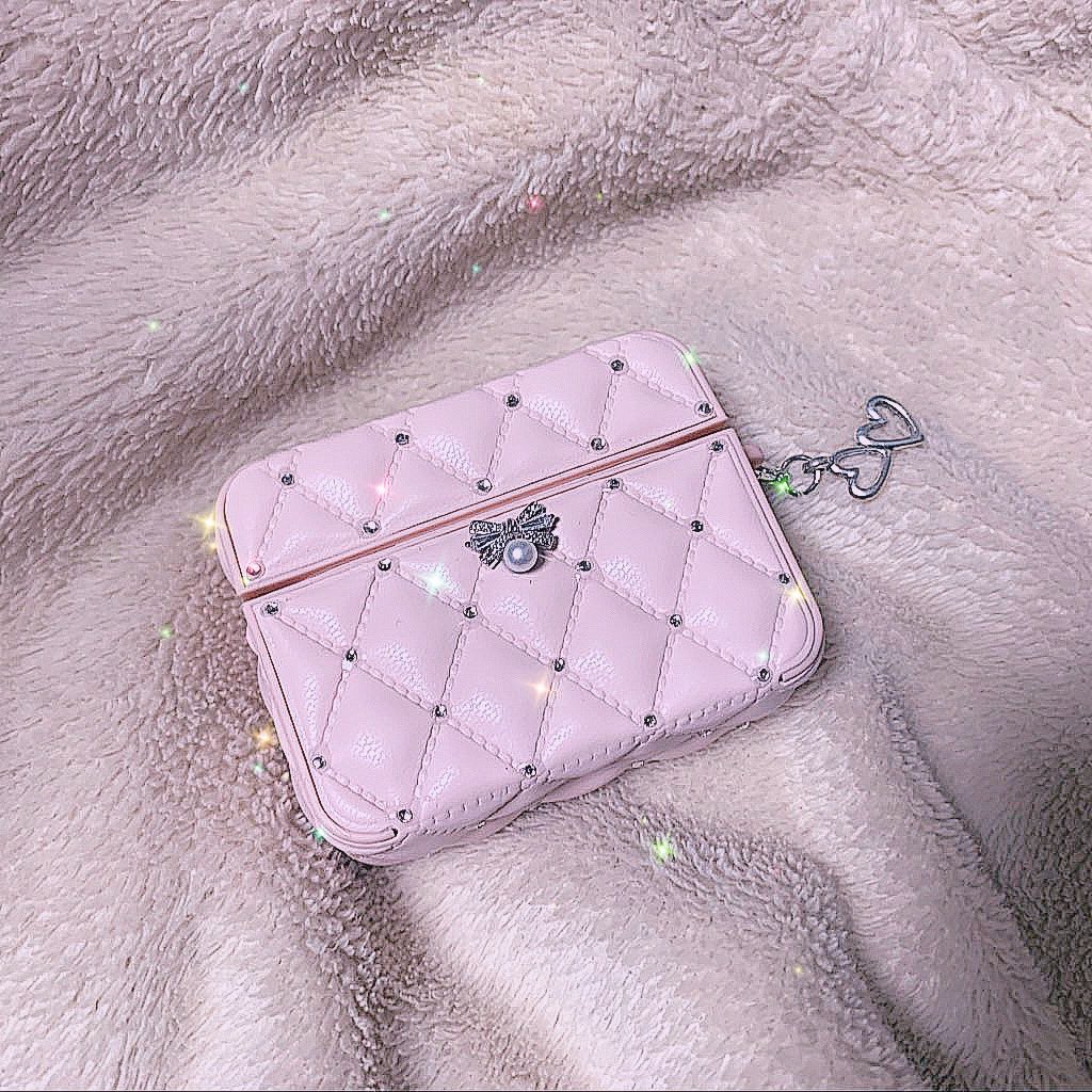 _xoxo_na's tweet photo. ケースめっちゃ頑張ってデコった😿🤍 https://t.co/iE9qlXy0Co