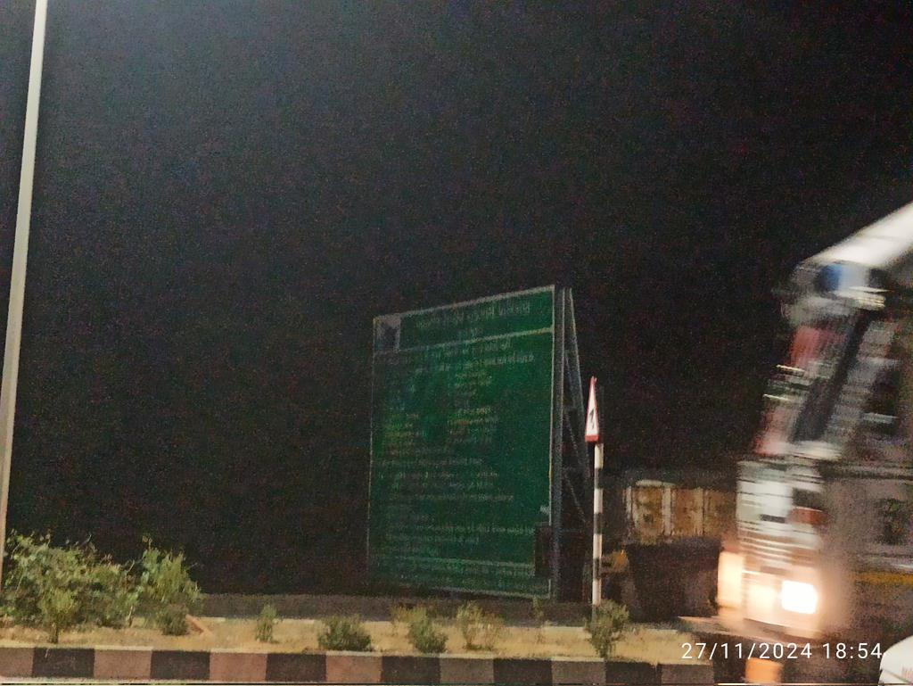 parthdeepakmeht's tweet photo. Dear sir,

I have Pass the toll tax and Handicap Grand mother and father visit at toll plaza public toilet .

No light and water available at public toilet.

My Mother kept falling so I complained.

Add-Mudetha Bhildi, Deesa, Palanpur, Gujarat 385530
Hope my complaint solve https://t.co/UlJphluxyS