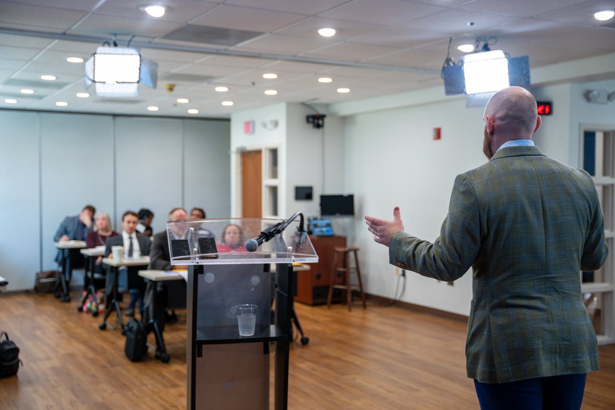RobertOrdway's tweet photo. As my tenure in the U.S. Senate comes to a close next month, I enjoyed visiting @LeadershipInst for the fifth installment of my presentation: “How to Get to the Hill.” A big thanks to their team for these great photos.
#leadershipinstitute #thehill #washingtondc #millrat #professionaldevelopment